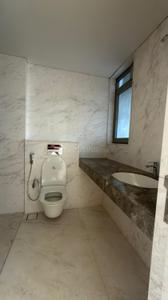 Bathroom Image of 1600 Sq.ft 4 BHK Apartment / Flat for sale in Lodha Bellagio, Powai Mumbai for Rs. 72000000