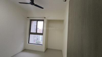 Bedroom Image of 700 Sq.ft 2 BHK Apartment / Flat for rent in Kalpataru Paramount, Thane West Thane for Rs. 36000
