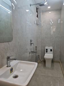 Common Bathroom Image of 815 Sq.ft 3 BHK Apartment / Flat for rent in Dwarka Mor New Delhi for Rs. 32000
