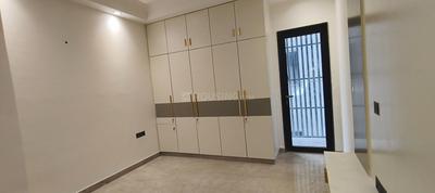 Bedroom Image of 1800 Sq.ft 3 BHK Builder Floor for rent in Pitampura New Delhi for Rs. 75000