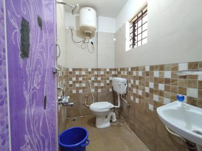 Bathroom Image of 550 Sq.ft 1 BHK Builder Floor for rent in Marathahalli Bengaluru for Rs. 18000