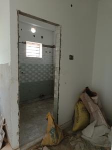 Bathroom Image of 400 Sq.ft 1 BHK Apartment / Flat for sale in Purba Putiary Kolkata for Rs. 1400000