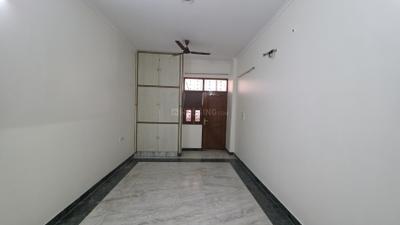 Bedroom Image of 1350 Sq.ft 3 BHK Builder Floor for rent in Pitampura New Delhi for Rs. 40000