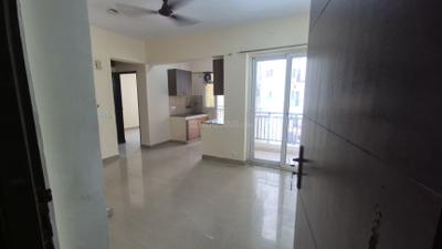 Living Room Image of 890 Sq.ft 2 BHK Apartment / Flat for rent in Sethi Max Royal, Sector 76 Noida for Rs. 26000
