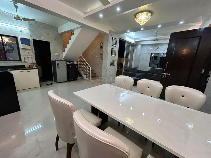 2230 Sqft 4 BHK Flat for sale in Earth The Landmark Sunpharma Road, Vadodara Property ID