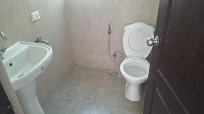 Bathroom Image of 585 Sq.ft 1 BHK Apartment / Flat for rent in Bamheta Village Ghaziabad for Rs. 11500