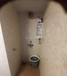 Bathroom Image of 280 Sq.ft 1 RK Apartment / Flat for rent in Kandivali West Mumbai for Rs. 22000