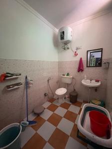 Bathroom Image of 2700 Sq.ft 2 BHK Builder Floor for rent in Sector 15 Part 2 Gurgaon for Rs. 40000