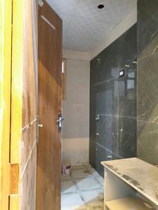 Common Bathroom Image of 1300 Sq.ft 3 BHK Apartment / Flat for sale in Lal Kuan Ghaziabad for Rs. 5965000