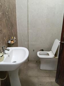 Bathroom Image of 800 Sq.ft 2 BHK Independent House for rent in Barra Kanpur for Rs. 13500