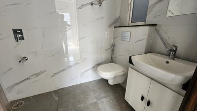 Bathroom Image of 1503 Sq.ft 3.5 BHK Apartment / Flat for rent in Manesar Gurgaon for Rs. 32500