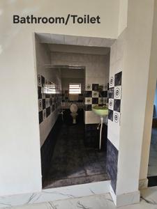 Bathroom Image of 1000 Sq.ft 2 BHK Builder Floor for rent in Chas Bokaro for Rs. 8000