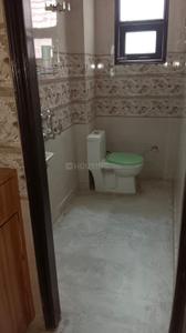 Bathroom Image of 800 Sq.ft 2 BHK Builder Floor for rent in Preet Vihar New Delhi for Rs. 20000