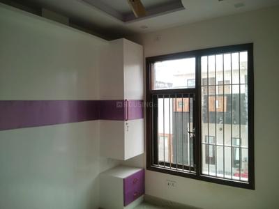 Bedroom Image of 900 Sq.ft 3 BHK Builder Floor for rent in Sector 24 Rohini New Delhi for Rs. 20000