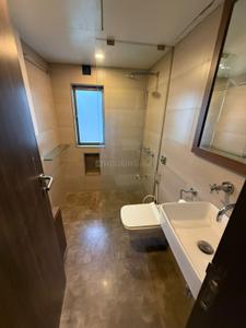 Bathroom Image of 750 Sq.ft 2 BHK Apartment / Flat for rent in Bandra West Mumbai for Rs. 275000