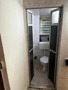 Bathroom Image of 550 Sq.ft 1 BHK Apartment / Flat for rent in Andheri West Mumbai for Rs. 47000
