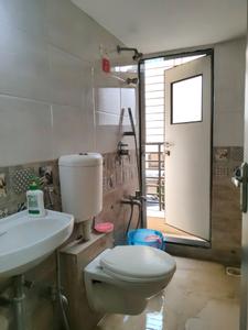 Common Bathroom Image of 585 Sq.ft 1 BHK Apartment / Flat for sale in  Teakwood Apartment, Mulund West Mumbai for Rs. 13000000