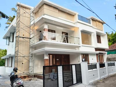 Image of 2500 Sq.ft 5 BHK Independent House for sale in Mannuthy, Thrissur for Rs. 10500000