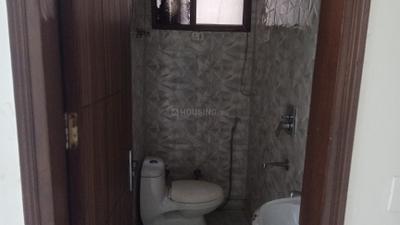 Image of 750 Sq.ft 2 BHK Builder Floor for sale in Mansarover Garden, New Delhi for Rs. 6500000