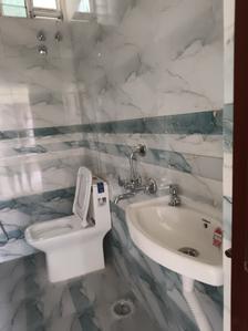 Bathroom Image of 720 Sq.ft 1 BHK Apartment / Flat for rent in Kondapur Hyderabad for Rs. 15000