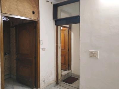 Bedroom Image of 720 Sq.ft 2 BHK Builder Floor for sale in Mukherjee Nagar New Delhi for Rs. 8000000