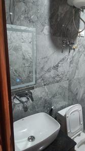 Bathroom Image of 1500 Sq.ft 1 BHK Builder Floor for rent in Sector 57 Gurgaon for Rs. 35000