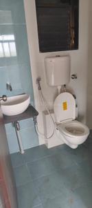 Bathroom Image of 560 Sq.ft 2 BHK Apartment / Flat for sale in Haware Altura, Vikhroli East Mumbai for Rs. 10500000