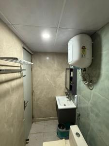 Bathroom Image of 1500 Sq.ft 3 BHK Apartment / Flat for sale in SAP Homes, Sector 73 Noida for Rs. 7500000