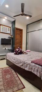 Bedroom Image of 900 Sq.ft 2 BHK Builder Floor for sale in Ramesh Nagar New Delhi for Rs. 14000000