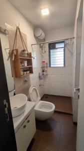 Bathroom Image of 1500 Sq.ft 3 BHK Apartment / Flat for rent in Heena Gokul Crescent, Andheri East Mumbai for Rs. 130000
