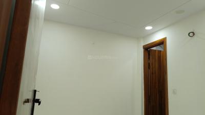Bedroom Image of 650 Sq.ft 2 BHK Builder Floor for sale in Raja Park Apartment, Shakurpur New Delhi for Rs. 6500000