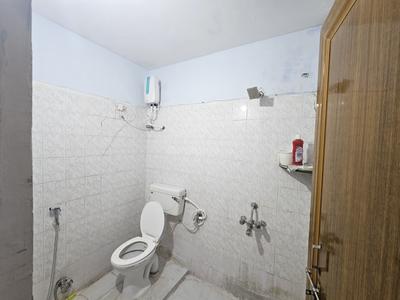 Bathroom Image of 2000 Sq.ft 3 BHK Independent House for rent in Bagmugaliya Bhopal for Rs. 25000