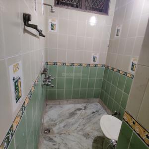 Bathroom Image of 2250 Sq.ft 3 BHK Apartment / Flat for rent in Sector 49 Faridabad for Rs. 32000