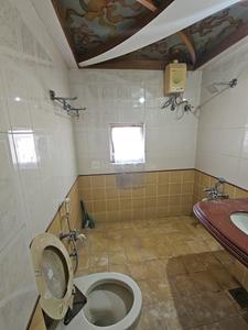 Bathroom Image of 2700 Sq.ft 4 BHK Independent House for sale in Thaltej Ahmedabad for Rs. 45000000