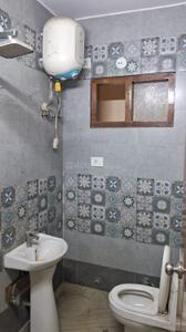 Image of 1200 Sq.ft 2 BHK Builder Floor for rent in RWA Jitar Nagar Block C, Krishna Nagar, New Delhi for Rs. 35000