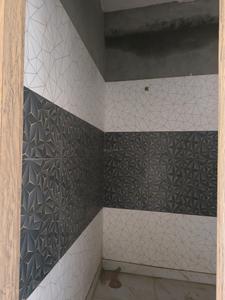 Common Bathroom Image of 900 Sq.ft 3 BHK Builder Floor for sale in DLF Ankur Vihar Ghaziabad for Rs. 3475222