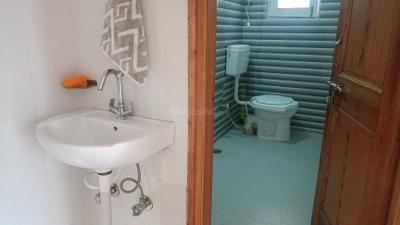 Bathroom Image of 980 Sq.ft 1 BHK Apartment / Flat for rent in Tutikandi Shimla for Rs. 15000