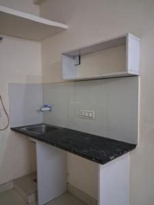 Kitchen Image of 600 Sq.ft 1 RK Apartment / Flat for rent in Sector 72 Noida for Rs. 9500
