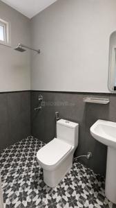 Bathroom Image of 891 Sq.ft 2 BHK Apartment / Flat for rent in Uttam Nagar New Delhi for Rs. 25000