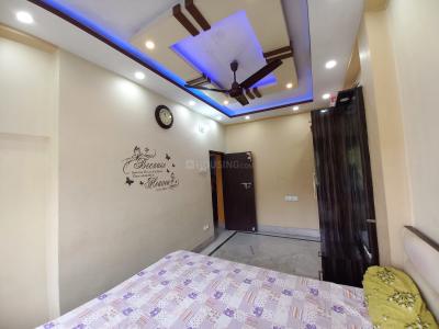 Bedroom Image of 630 Sq.ft 2 BHK Builder Floor for sale in Paikpara Kolkata for Rs. 3500000