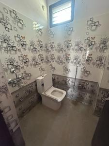 Bathroom Image of 900 Sq.ft 2 BHK Builder Floor for rent in Kukatpally Hyderabad for Rs. 17000