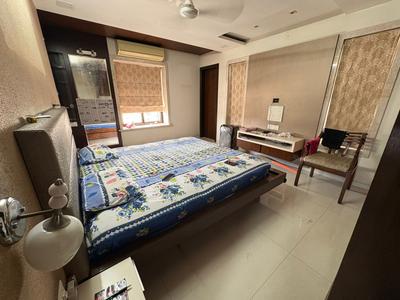 Bedroom Image of 2450 Sq.ft 4 BHK Apartment / Flat for rent in City Light Surat for Rs. 48000