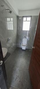 Bathroom Image of 1400 Sq.ft 3 BHK Apartment / Flat for rent in Vinayak Eastern River Residency, Pimple Gurav Pune for Rs. 35000