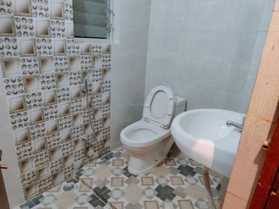 Bathroom Image of 1400 Sq.ft 3 BHK Apartment / Flat for sale in Prakash Nagar Siliguri for Rs. 4250000