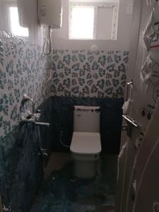 Common Bathroom Image of 800 Sq.ft 1 BHK Apartment / Flat for rent in Hafeezpet Hyderabad for Rs. 17000