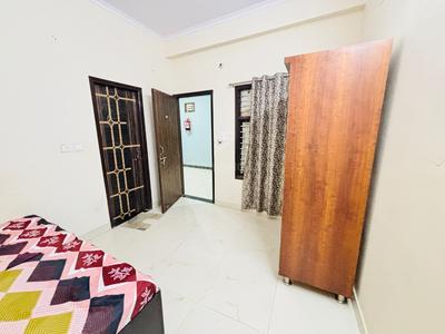 Bedroom Image of Apna Niwas Boys Pg in Sector 44, Noida