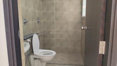 Bathroom Image of 560 Sq.ft 1 BHK Apartment / Flat for rent in Provident Capella, Thirumalashettyhally Bengaluru for Rs. 23000