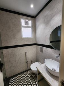 Bathroom Image of 1050 Sq.ft 2 BHK Builder Floor for rent in Mansarover Garden New Delhi for Rs. 34000