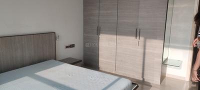 Bedroom Image of 1650 Sq.ft 3.5 BHK Apartment / Flat for rent in Monte South, Byculla Mumbai for Rs. 225000