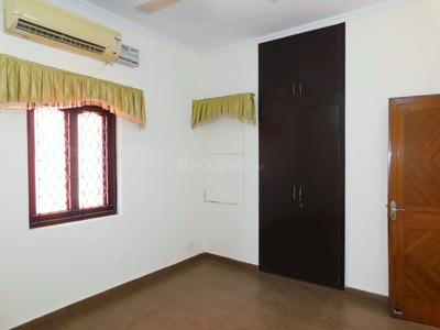 Bedroom Image of 1250 Sq.ft 2 BHK Apartment / Flat for sale in DDA Flats Munirka, Munirka New Delhi for Rs. 27000000